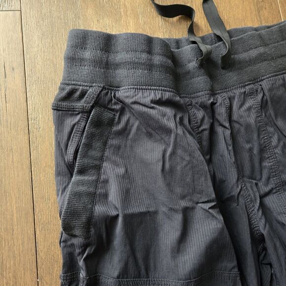 Lululemon Women's Size 6 Black Dance Studio Linerless Bootcut Synch Hem Pants - Picture 6 of 10